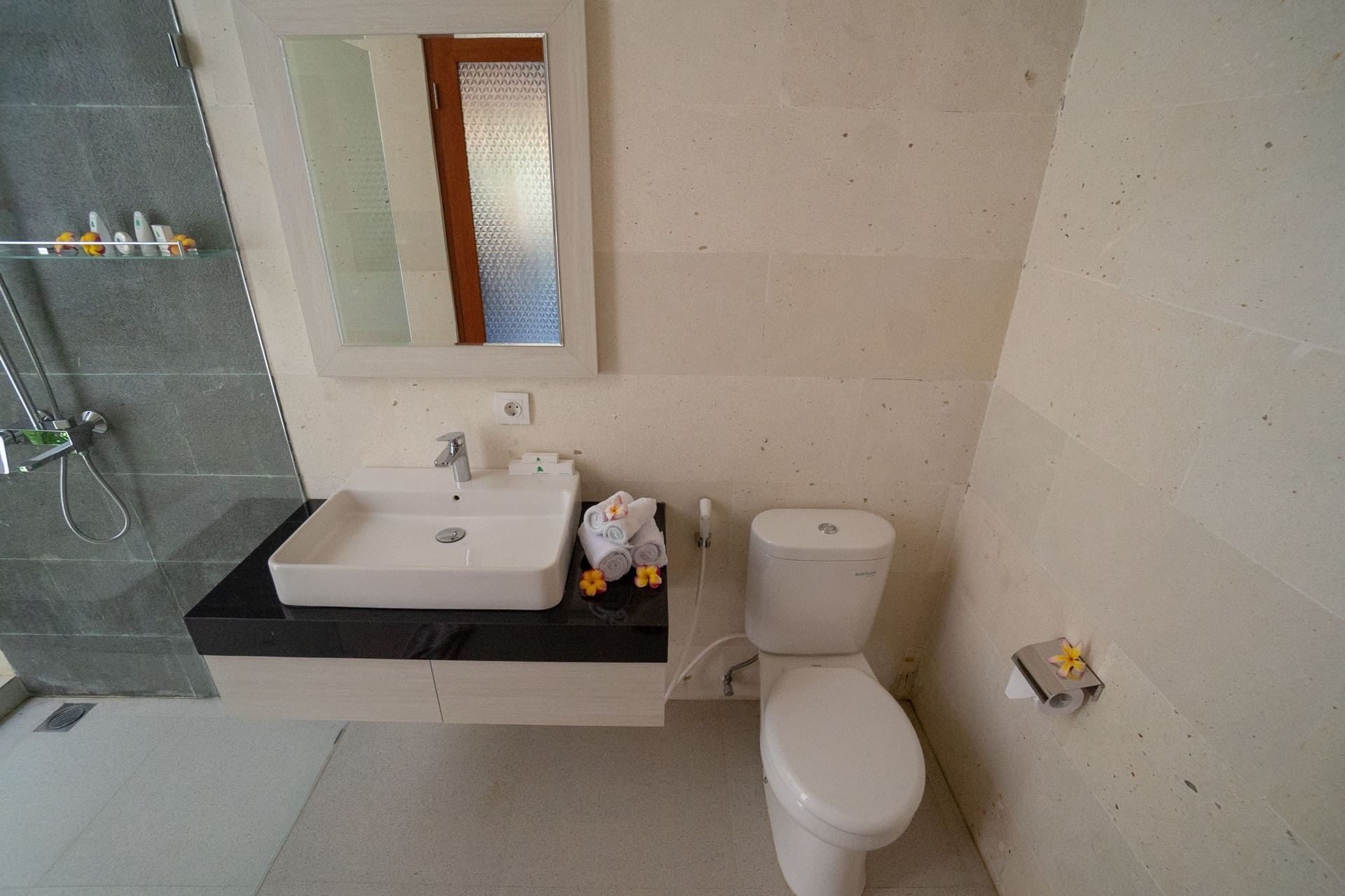 3 Kamar Tidur dengan Kolam Pribadi - 6A/6B