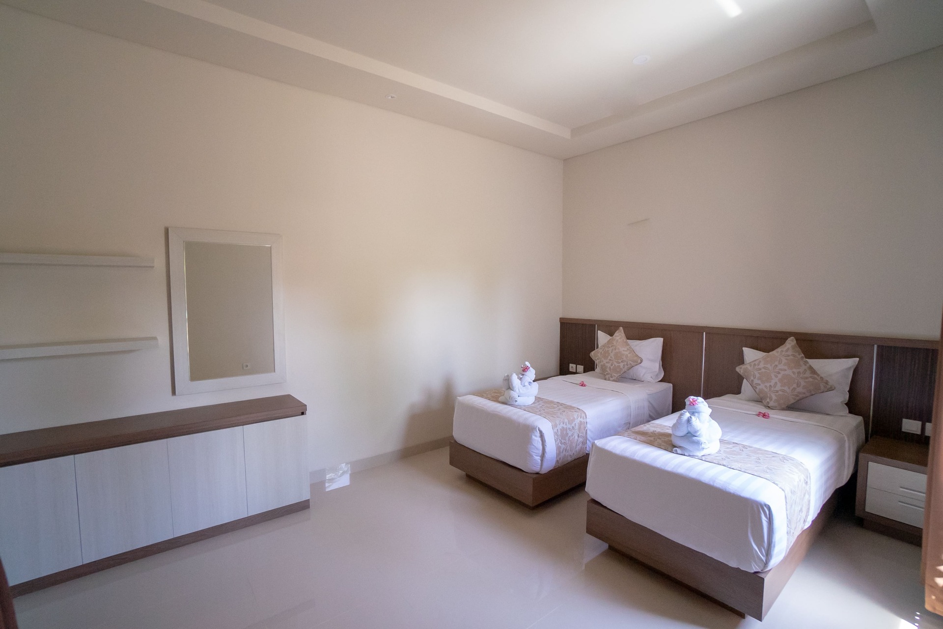 3 Kamar Tidur dengan Kolam Pribadi - 6A/6B