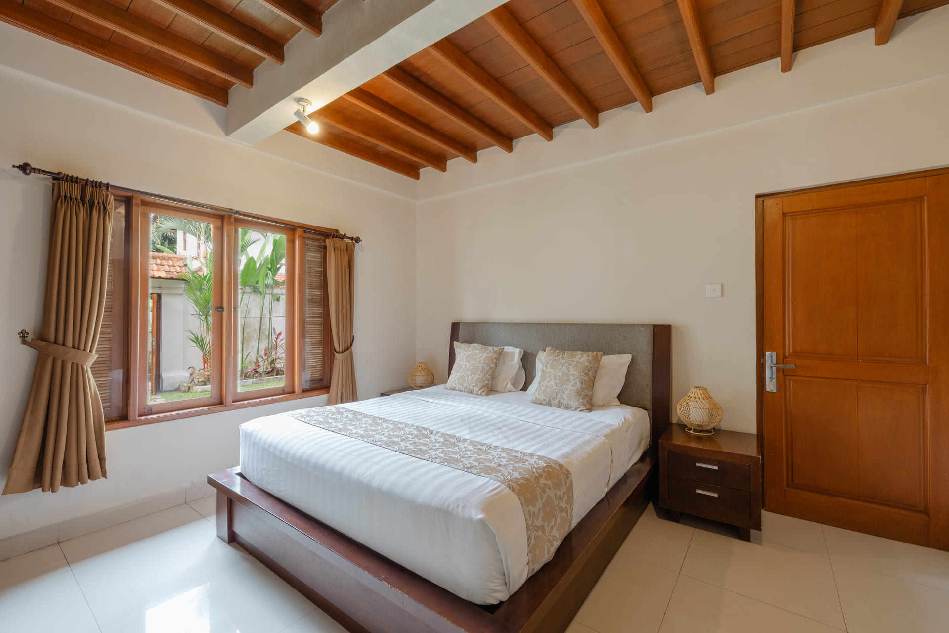 2 Kamar Tidur dengan Kolam Pribadi - 3A/3B