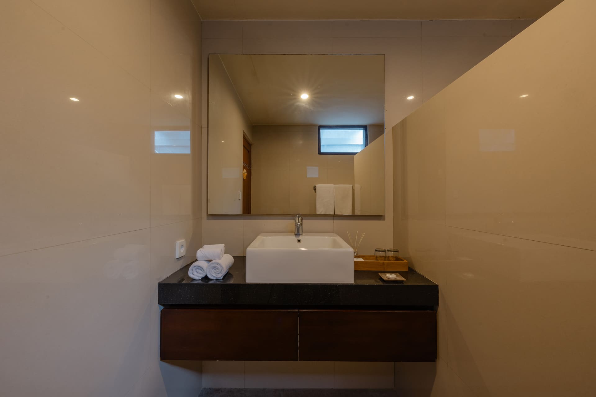 2 Kamar Tidur dengan Kolam Pribadi - 3A/3B