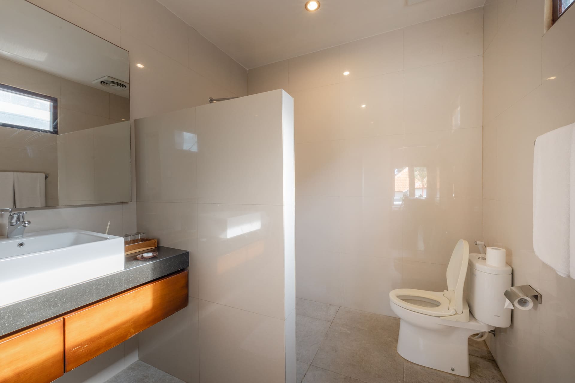 2 Kamar Tidur dengan Kolam Pribadi - 3A/3B