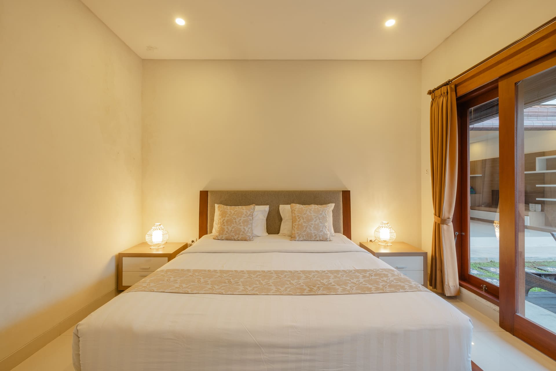 3 Kamar Tidur dengan Kolam Pribadi - 8